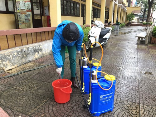 Phun thuốc, khử khuẩn đợt 6