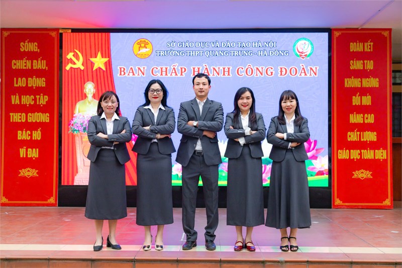 <a href="cong-doan/ban-chap-hanh-cong-doan-nha-truong-nhiem-ky-2023-2028/ct/1601/12933.html">Ban chấp hành công đoàn nhà trường nhiệm kỳ 2023-<span class=bacham>...</span></a>